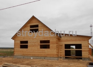 сруб дома с гаражом